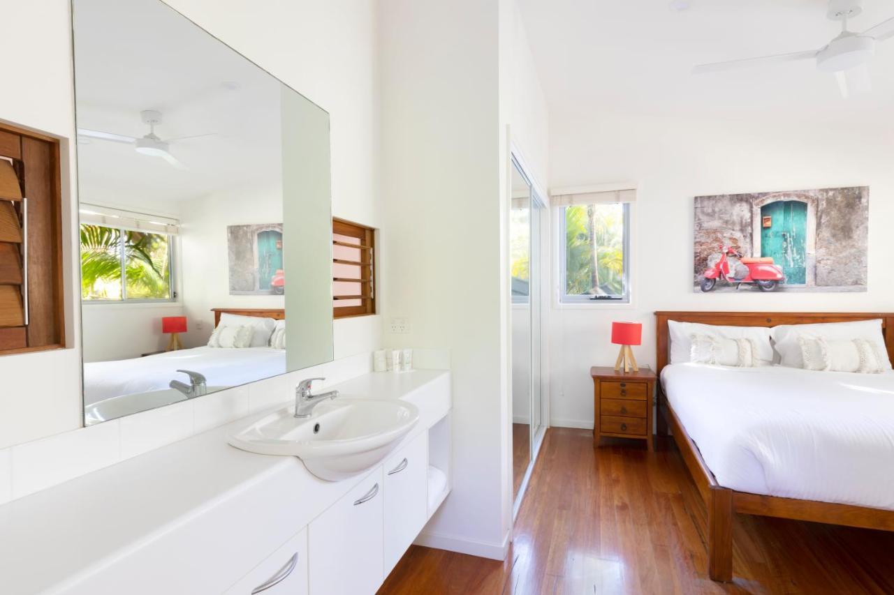 Mobys Beachside Retreat Blueys Beach Exterior photo