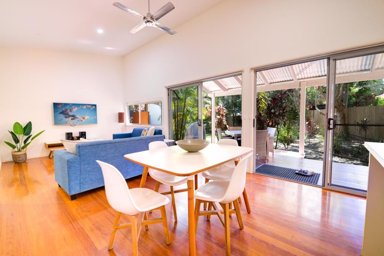 Mobys Beachside Retreat Blueys Beach Exterior photo